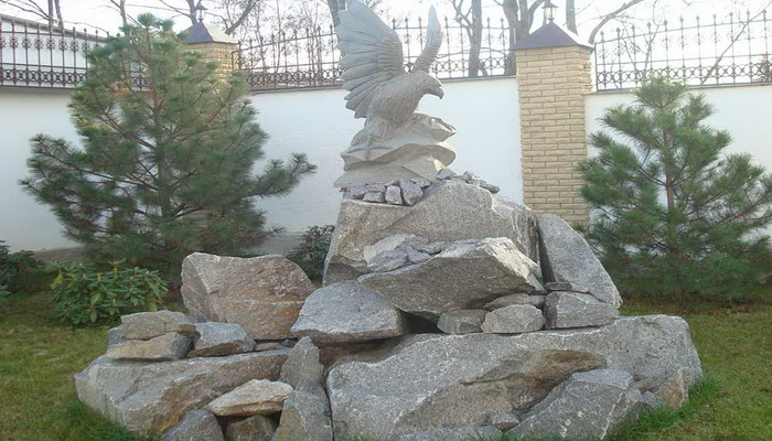 Орел - скульптура из гипса, выполненная под заказ